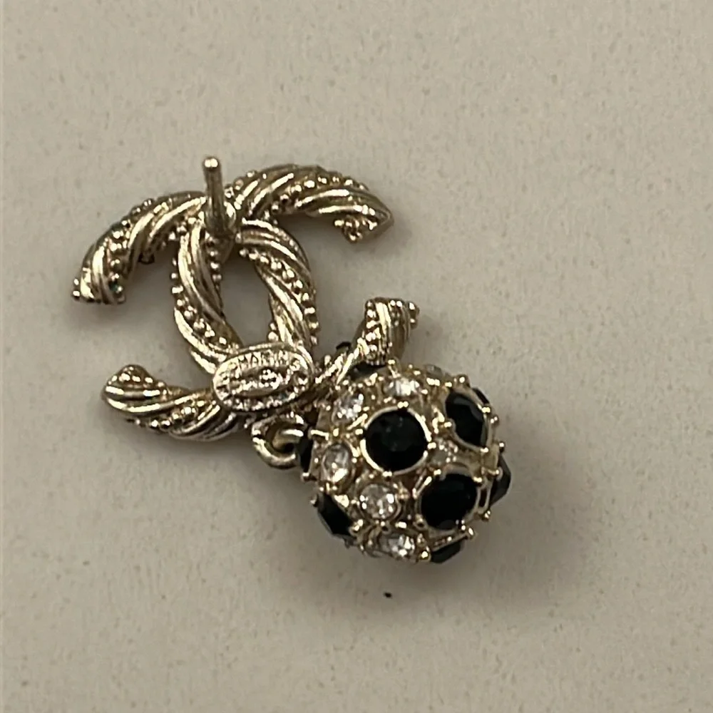 Chanel earrings - Picture 3 of 7